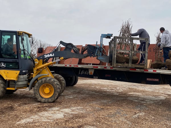 field pallet loading to flat bed